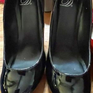 Black D Heels